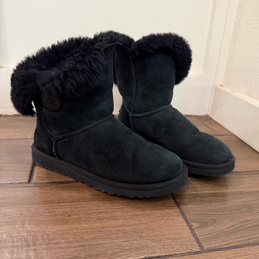UGG Women’s Black Boots with Fur Trim